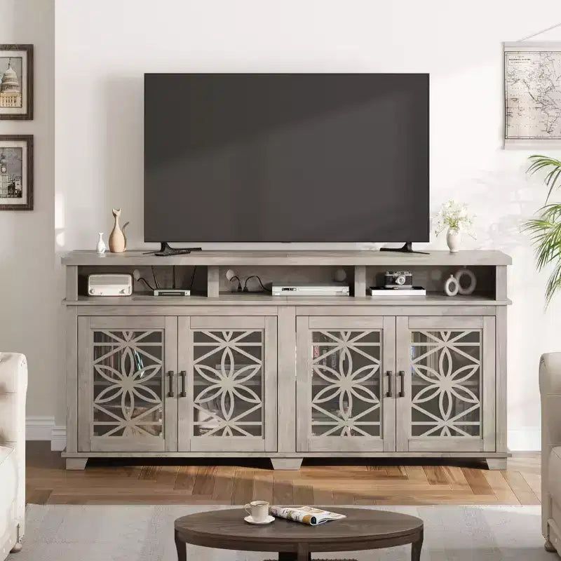 Mueble de TV estilo rústico en gris ceniza con puertas de cristal y luces LED, apto para televisores de hasta 80"