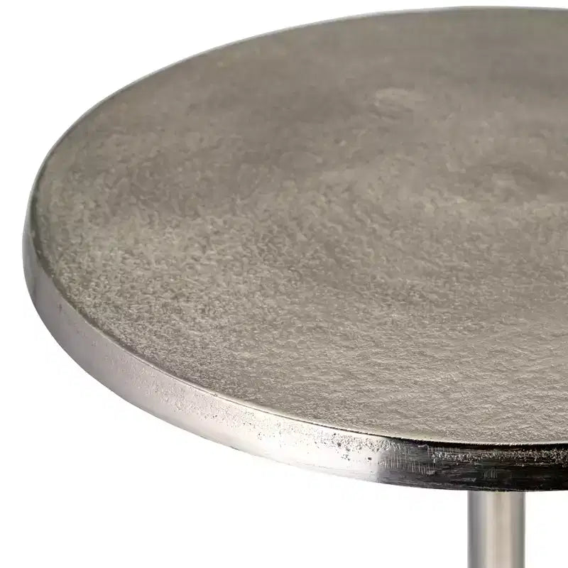 Mesa auxiliar de metal común con piña en oro/plata para 1