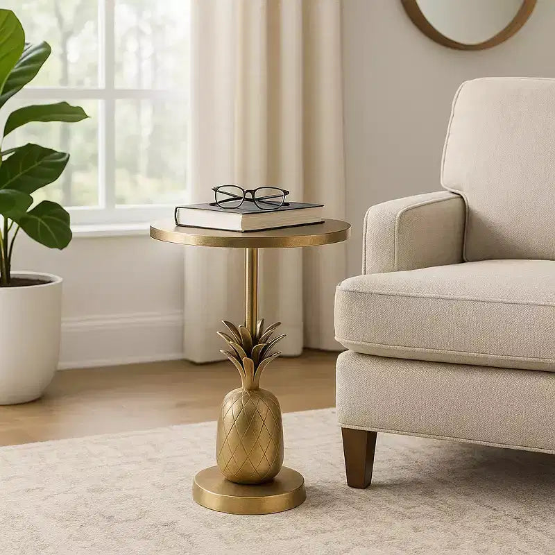 Mesa auxiliar de metal común con piña en oro/plata para 1